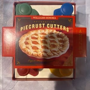 🍂William Sonoma fall pie crust cutters